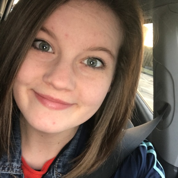 Meet your Posher, Alison - Picture 1 of 1